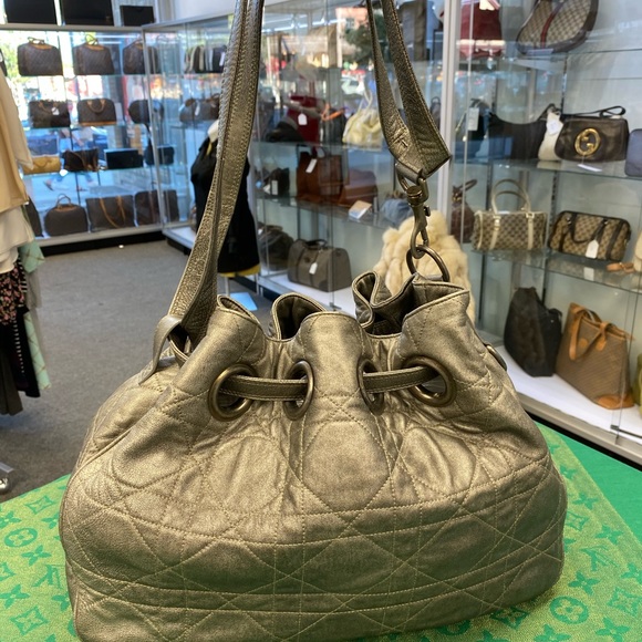 Dior Drawstring Can age Quilted leather bag - Picture 5 of 11